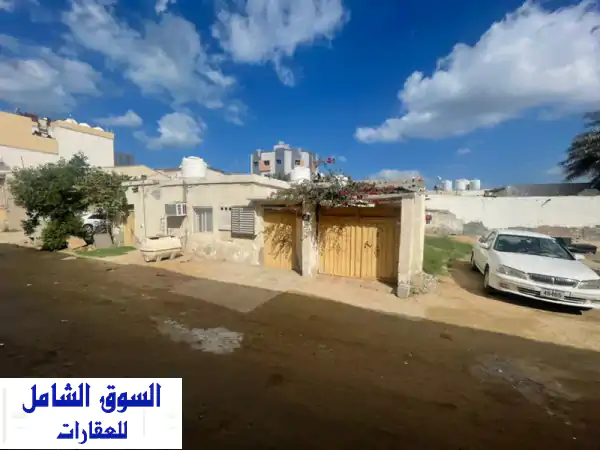 فرصة استثنائية: بيت عربي 5 غرف للبيع في الراشدية عجمان - 2000 قدم، موقع مميز!