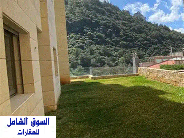 فرصة نادرة: شقة فاخرة بتراس فسيح للبيع في قرنة شهوان | تصميم معماري استثنائي