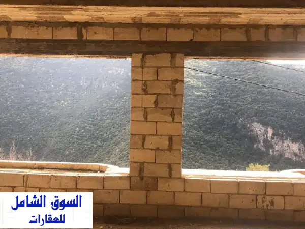 فرصة استثمارية ذهبية: أرض وبناء فخم للبيع في بلاط...