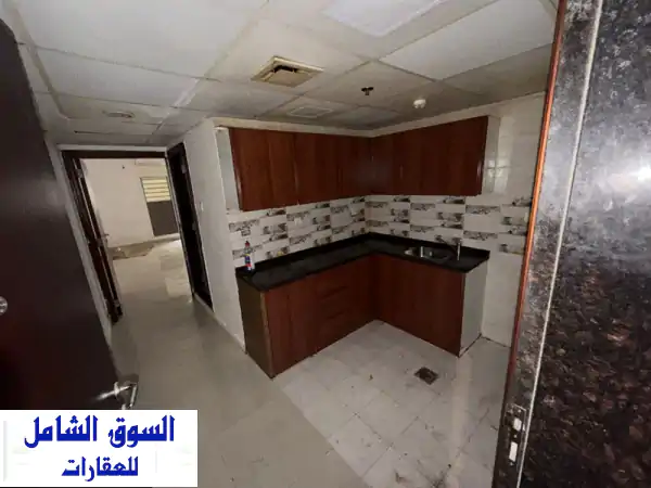 فرصة ذهبية: استوديو للإيجار السنوي بالراشدية 3 عجمان - طابق أرضي، مطبخ منفصل، قرب حديقة السيدات | 22 ألف درهم