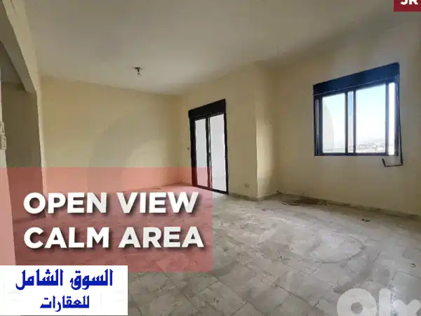 شقة للبيع في عين سعادة: إطلالة بانورامية بحرية...