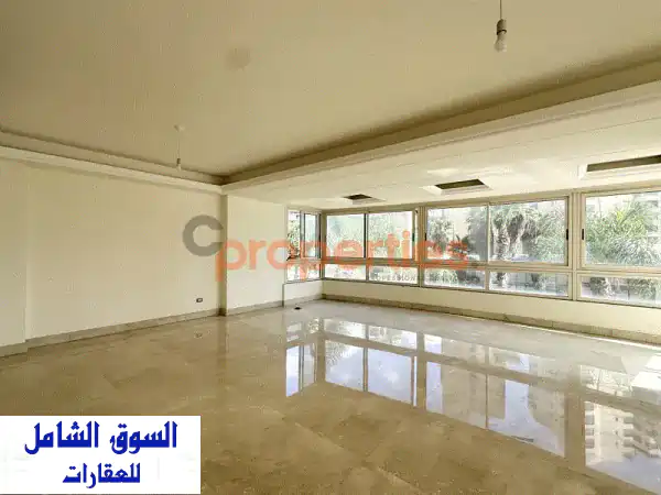 شقة أحلامك للبيع في رملة البيضا بيروت: 4 غرف نوم...