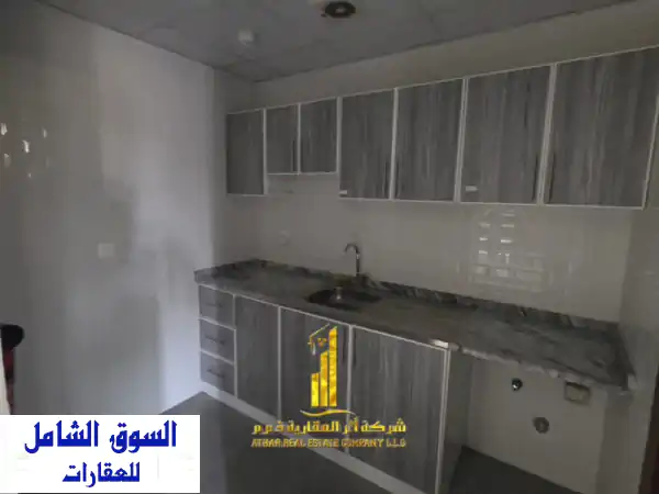 مكتب فاخر للإيجار السنوي في عجمان، الراشدية 2 - بجوار قصر الحاكم | مساحة واسعة وتشطيبات ممتازة بدفعات ميسرة