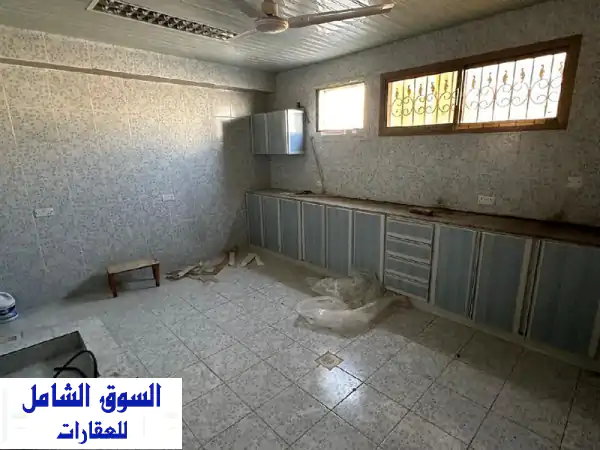 للإيجار شقة في دوار 14، تشمل الكهرباء تحتوي على...