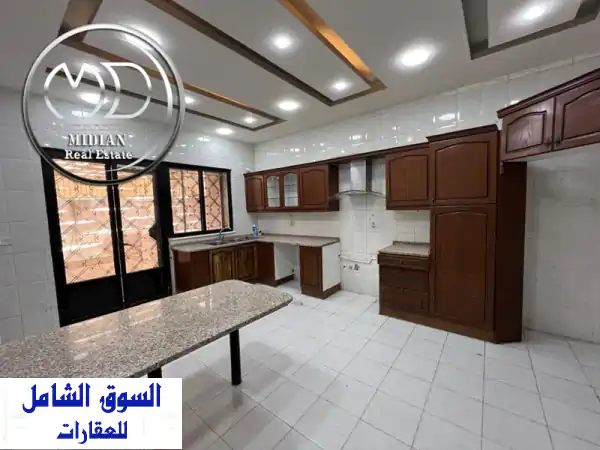 فرصة لا تُعوّض: فيلا سوبر ديلوكس للإيجار في أم السماق (رقم 8038) | قرب السيتي مول - حديقة 500م - منطقة فلل هادئة وفاخرة