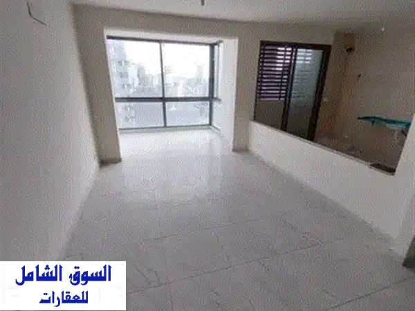 شقة للبيع في الرابية بتراس ساحر ومساحة واسعة | فرصة استثمارية مميزة وتجديد