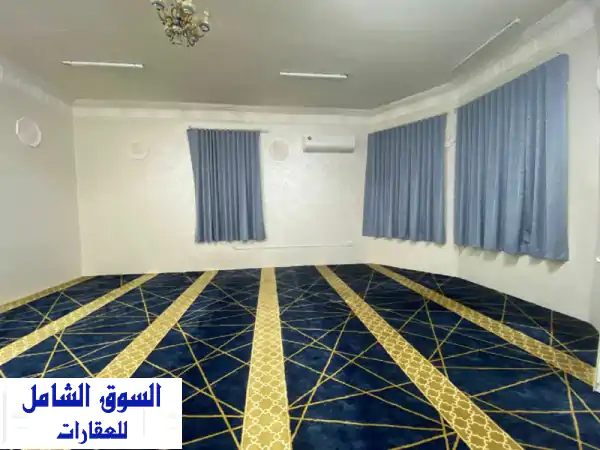 فرصة استثمارية ذهبية: مركز متكامل للإيجار | رأس الخيمة، الظيت