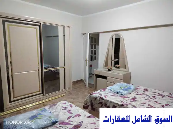 شقة غرفتين ورسبشن فندقبة و صالة مطبخ حمام...