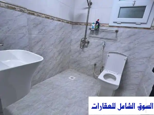 شقة فاخرة مفروشة للإيجار بالمعبيلة الجنوبية | شامل فواتير | موقع استراتيجي | السيب، مسقط