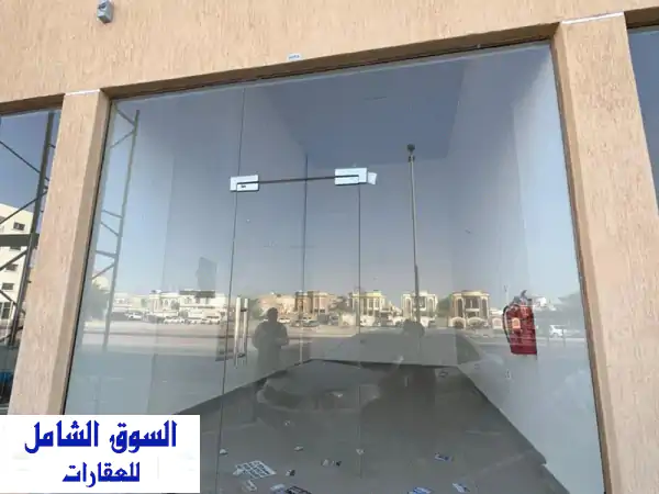 متاح رقم 5 موقع الروضة شارع حيوي ورئيسي + باركينج...