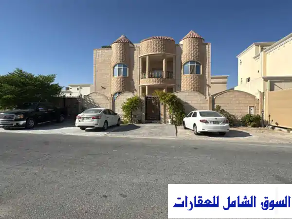 فرصة استثمارية وسكنية لا تُعوّض: فيلا فاخرة للبيع...