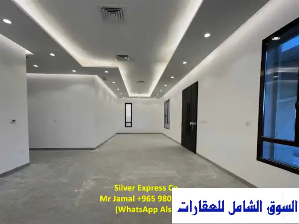 فيلا جديدة تمامًا في الطابق الأرضي تضم 4 غرف نوم...