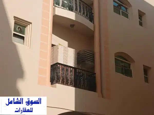 للبيع بناية في مويلح موقع ممتاز أرضي وثلاث ثاني قطعة من الشارع الرئيسي موصولة صرف صحي مؤجرة عائلات ...