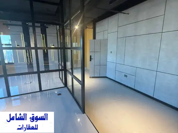 مكتب فاخر للإيجار بالشرق، الكويت | 100م² بإطلالة بحرية خلابة | جاهز للانتقال فورًا!