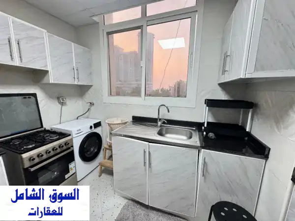 شقة غرفتين وصالة مفروشة للإيجار الشهري بناية جديدة  كورنيش عجمان بجوار أبراج الكورنيش غرفتين وصالة ...