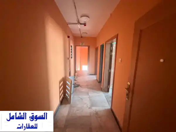 فرصتك في الصجعة! مصنع للإيجار 9000 قدم² | مجمع صناعي متكامل وجاهز للعمل