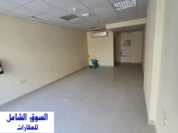 فرصة استثمارية ذهبية: محل تجاري للإيجار السنوي بالراشدية 2 عجمان - موقع حيوي بجوار حديقة السيدات وكورنيش عجمان (30 ألف درهم)