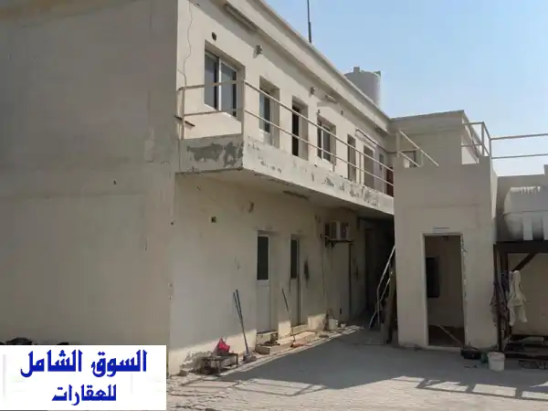 للبيع بالشارقة: فرصة استثمارية ذهبية | عقار صناعي 25,000 قدم² بعائد 1.2 مليون درهم سنوياً