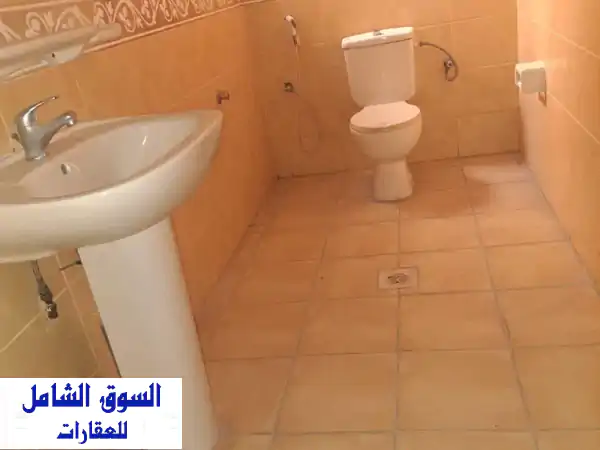 شقق فاخرة للإيجار بالرفاع | غرفتين نوم | مكيفات جديدة | موقع استراتيجي قرب مبنى البلدية