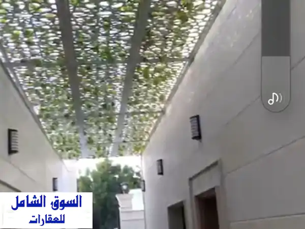 فرصة لا تعوض: فيلا الأحلام بدور واحد في الشارقة المنصورة | 6 ماستر، زاوية وموقع استراتيجي