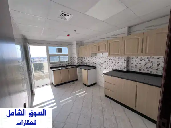 شقة فاخرة للإيجار السنوي بالرميلة، كورنيش عجمان - غرفتين وصالة بمساحات ضخمة وإطلالة ساحرة