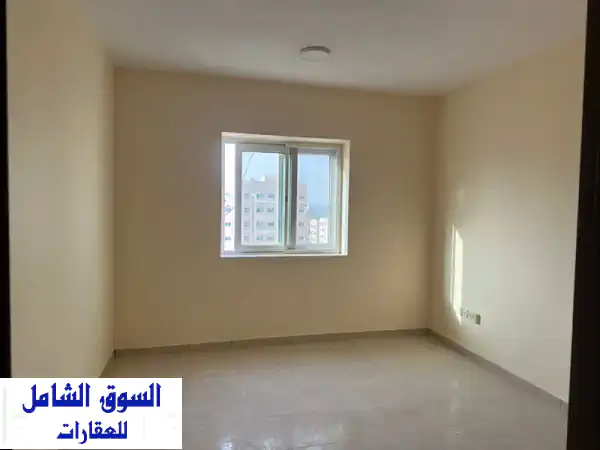 فرصة سكن عائلي مثالية بالشارقة: شقة غرفة وصالة...