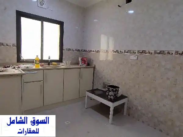 مكتب/شقة تجارية للإيجار بجدحفص | 2 غرفة | 180 د.ب | مجهزة وموقع حيوي | مواقف ومكيفات