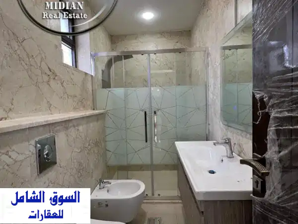 فرصة استثنائية! رووف فاخر للبيع في خلدا 250م مع تراسات وإطلالة بانورامية - جديد (9209)