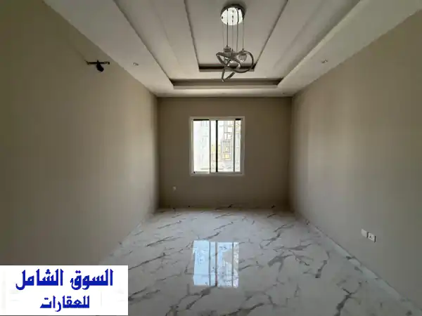 تاون هاوس الأحلام للإيجار بالحليو 1 الشارقة: 5 غرف نوم فسيحة، 6 حمامات، مجلس وصالة، بسعر 75 ألف وتسهيلات دفع ميسرة!