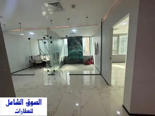 فرصة ذهبية: مكتب فسيح 180م دور أول للإيجار في قلب...