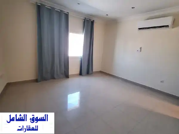 شقة للإيجار بسند: رفاهية، تكييف، مصعد، موقفين | 2...