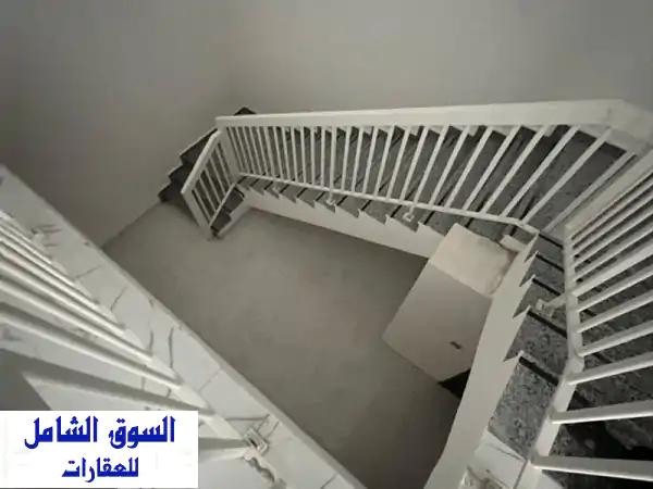 فرصة استثنائية! مكتب إداري فاخر للإيجار في عجمان - المويهات 3 | تشطيب جديد، مدخل خاص وموقع حيوي