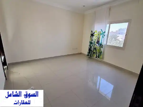 شقة للإيجار بسند: رفاهية، تكييف، مصعد، موقفين | 2 نوم بـ230 د.ب فقط!