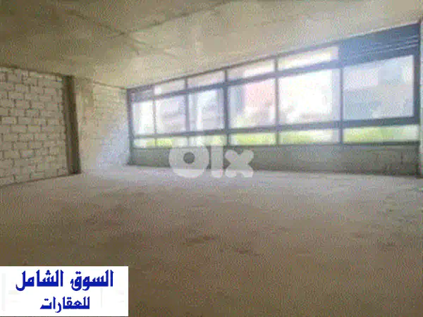 فرصة ذهبية: محل 15م² للإيجار في قلب المزرعة - جاهز لأعمالك!