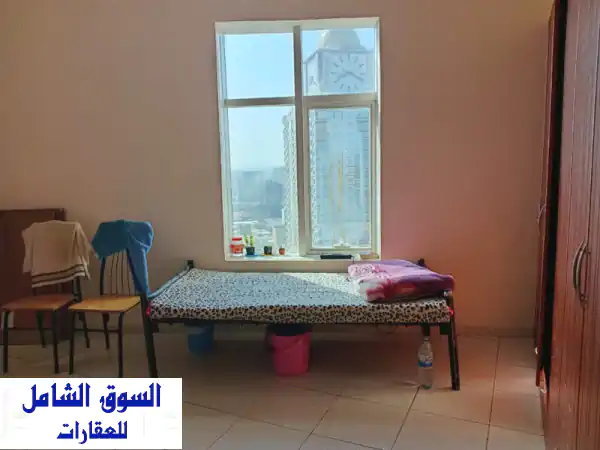 للبيع شقة فاخرة: غرفتين وصالة بأبراج الهورايزون عجمان | إطلالة مفتوحة ومفروشة بالكامل بسعر 470 ألف درهم فقط!