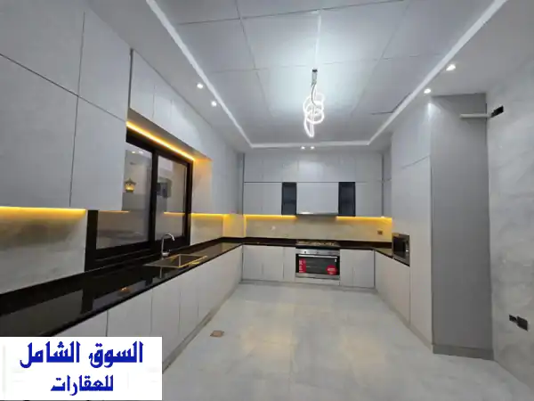 فيلا كورنر فاخرة للبيع في العامرة عجمان | 7 غرف ماستر | 2.25 مليون درهم شامل التسجيل