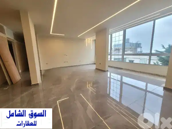 شقة فخمة بالمنصورية: إطلالة بحرية بانورامية،...