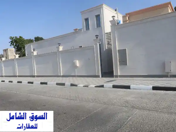 فرصة ذهبية: فيلا راقية دور واحد للبيع بالشارقة - المنصورة - 6 غرف ماستر - من المالك مباشرة!