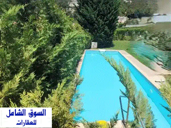 حقق حلمك: فيلا فاخرة للبيع في برمانا (900 م²) بموقع رئيسي ومسبح خاص | BR333