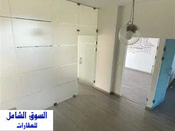 فرصة استثنائية: محل تجاري للإيجار في قلب الأشرفية - مونو | 26 مترًا مربعًا بموقع حيوي
