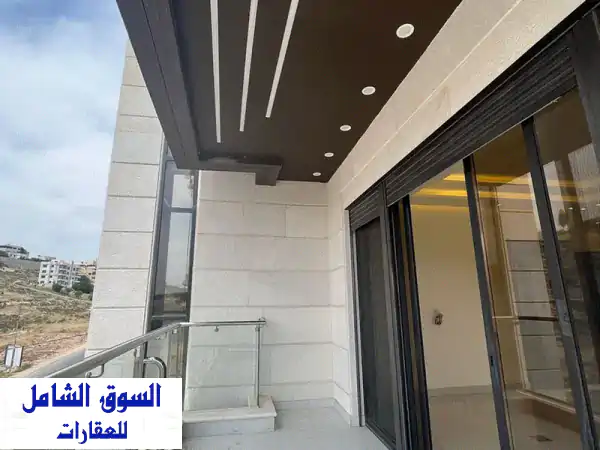 فرصة لا تعوض: شقة فاخرة للبيع 170م بتدفئة أرضية وتشطيب ملوكي - طريق المطار الحويطي (الطابق الأول)