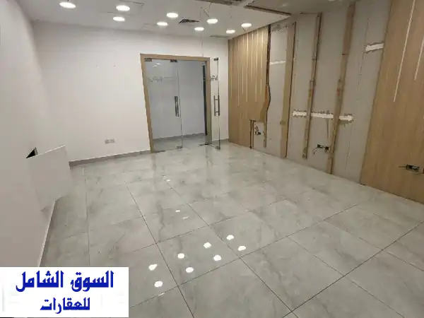 مكتب فاخر للإيجار في القبلة، الكويت | 245م²، برج جديد مميز وموقع استراتيجي