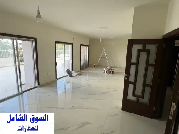 شقة أرضية لقطة للبيع في البياضة قرنة شهوان: تراس 200م وإطلالة بحرية بانورامية لا تُحجب! سعر محروق 200,000$