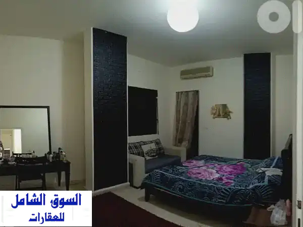 شقة للايجار في دكوانة، تل الزعتر: غرفتي نوم، موقف...