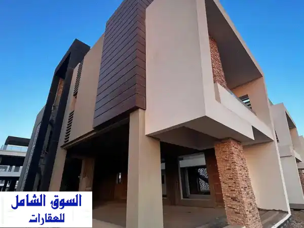 فيلا مستقلة للبيع في ميدتاون سولو العاصمة...