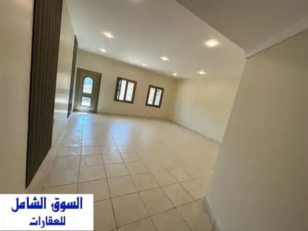 إيجار فيلا فاخرة بمشرف | سوبر ديلوكس، 5 غرف، حديقة 750م، موقع حيوي