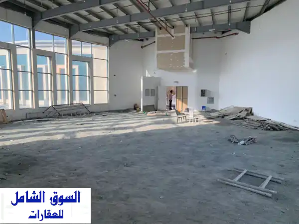 فرصة استثمارية ذهبية: محل تجاري ضخم 2600 قدم...