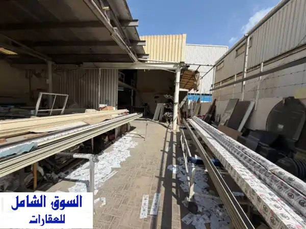 استثمر بذكاء: حوطة / مصنع ضخم للإيجار في الصناعية 13 - 8000 قدم² مع شبرة - مثالي للصناعات الثقيلة!