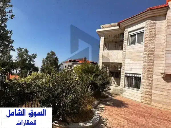 فيلا الأحلام للبيع في عاليه شملان: فخامة،...