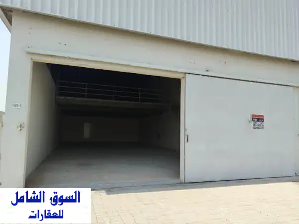 فرصتك الذهبية: مستودع صناعي فاخر للإيجار بالذيد الصناعية، الشارقة - 3000 قدم مربع، موقع استراتيجي وجاهز للتشغيل الفوري!